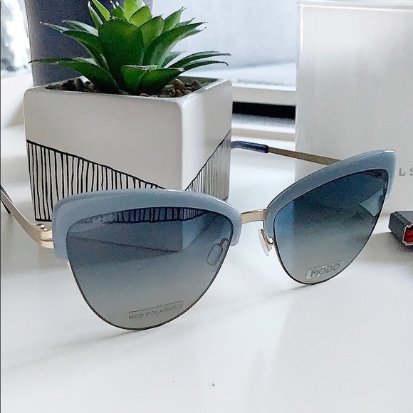 MODO Accessories - MODO 461 blue/grey cat eye Sunglasses NWT